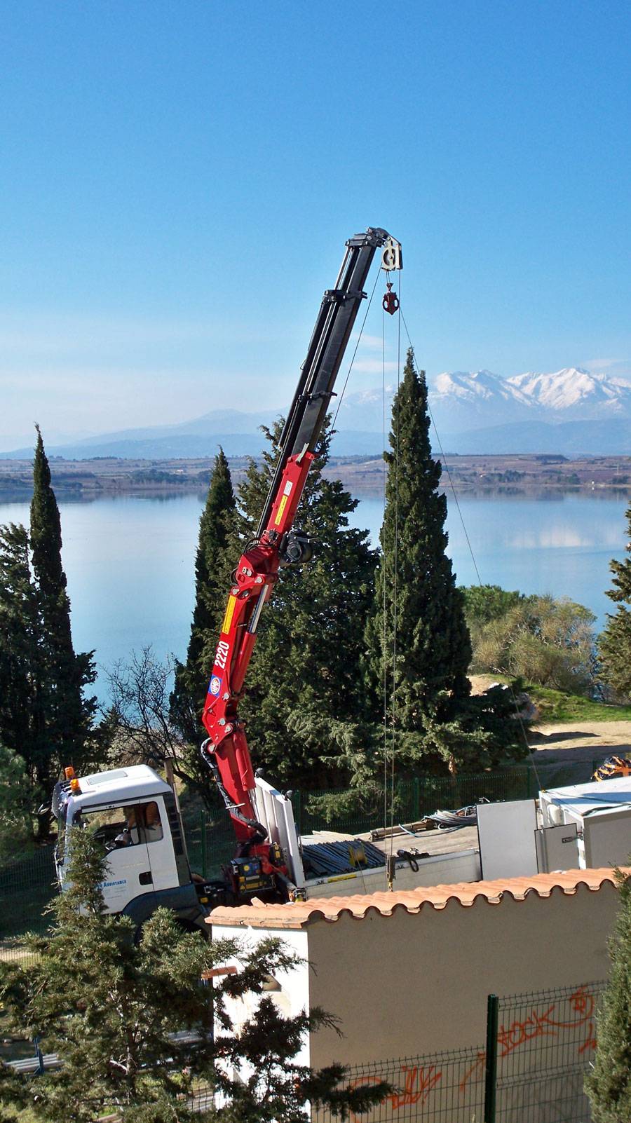 camions-plateaux-grue